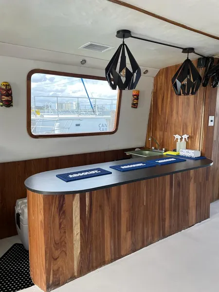 TIKI TIKI PARTY BOAT