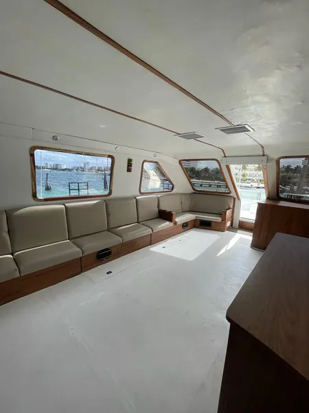 TIKI TIKI PARTY BOAT