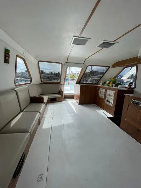 TIKI TIKI PARTY BOAT